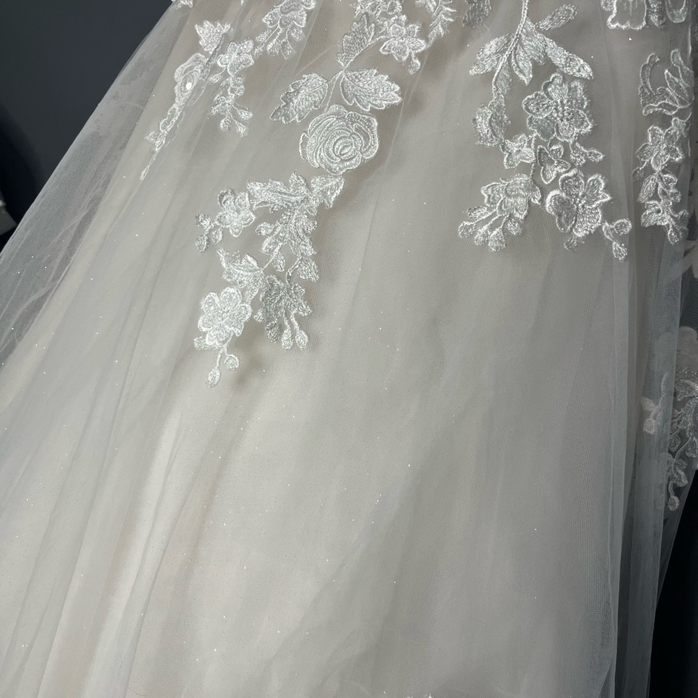 Glitter, tulle, strapless ball gown - Picture 12 of 14